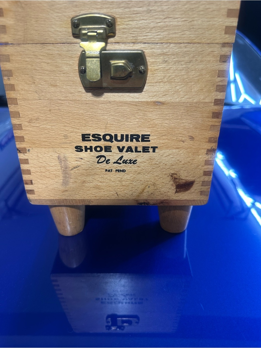 De Luxe Wooden Shoe Valet in Natural Wood